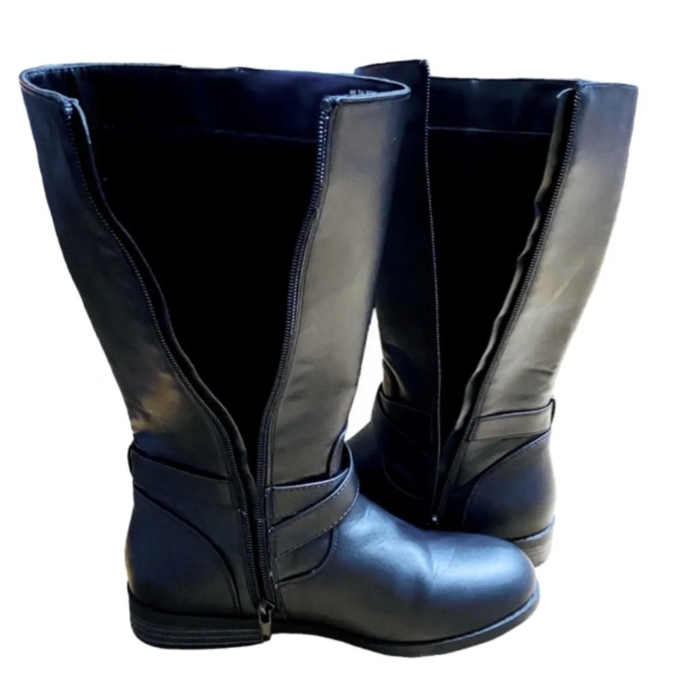 J.C.Penny’s THEREABOUTS Remi Flat Heel KneeHigh Riding Boots Side Zip Girl’s Sz4 - Picture 7 of 11